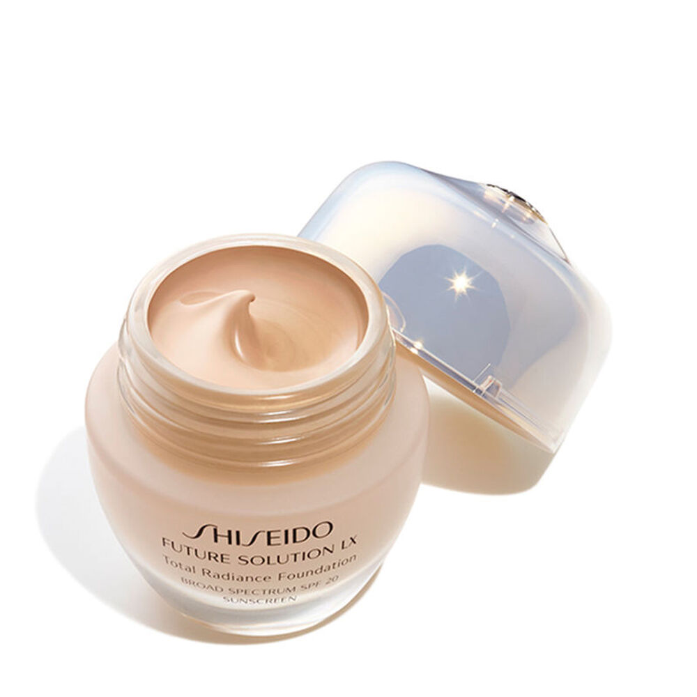 FUTURE SOLUTION LX-Total Radiance Foundation